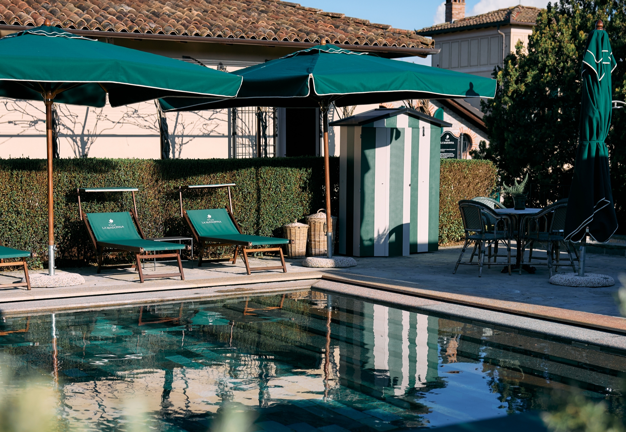 our-hotel_pool2 Poolarea