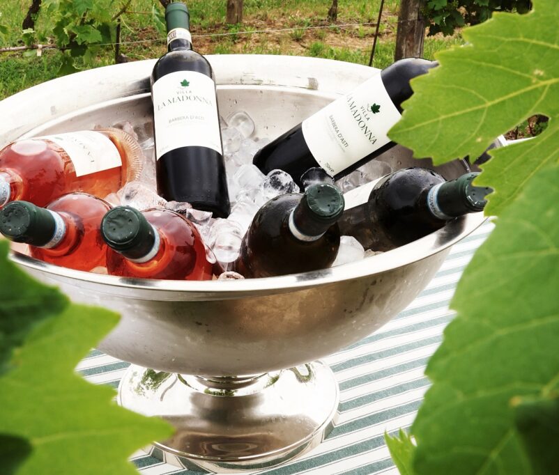 events-o-meetings_wine-bottles Wine bottles